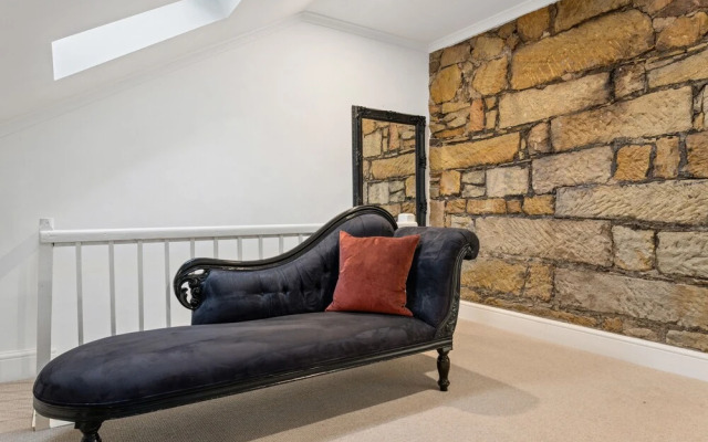 Lythgo's Row Colonial Cottages