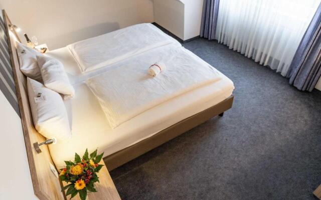 Astoria City Resort