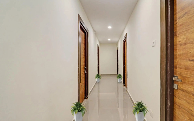 OYO 70047 Hotel Night Eye