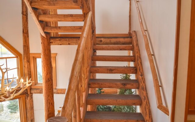 Sumas Mountain Lodge