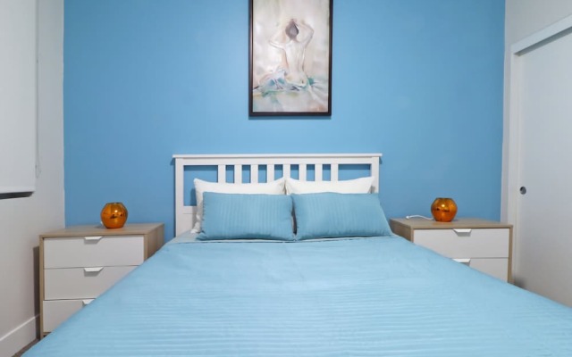 Hollywood Walk of Fame Apartments