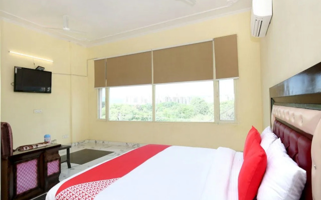 OYO 16695 Hotel Sun View