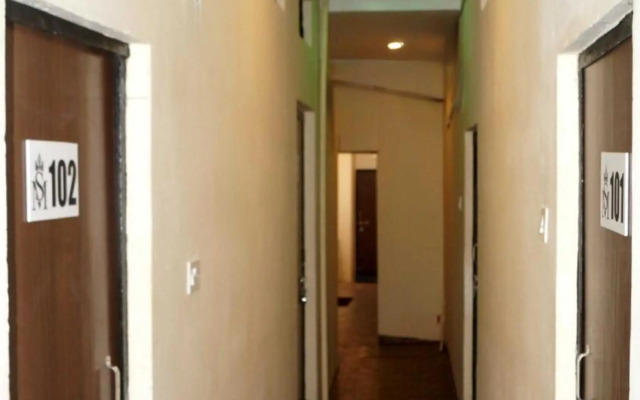 OYO HOME 70169 Mishra Suites