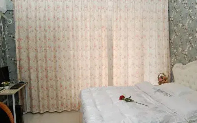 Fashion Style Theme Hotel (Fengcheng Yinzuo Apartment Branch)