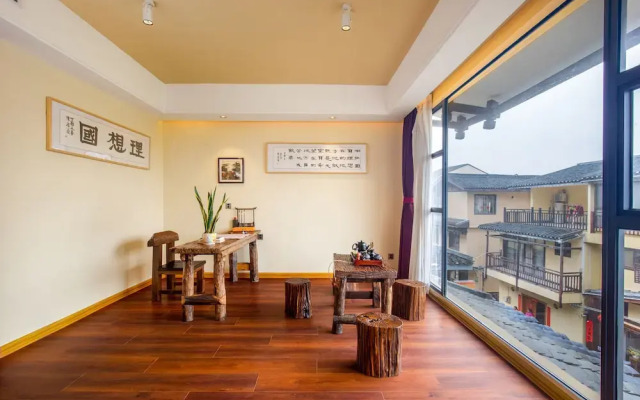 Oriental Platonic Inn