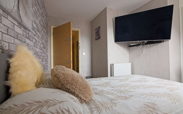 2 Bed Apt - Free Parking - Close to City Centre