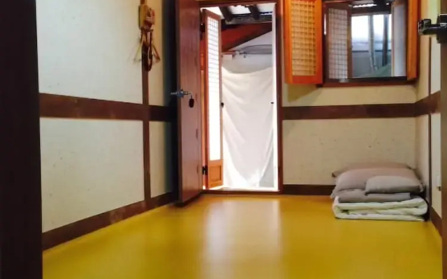 Jeonju Golmokgil Guesthouse