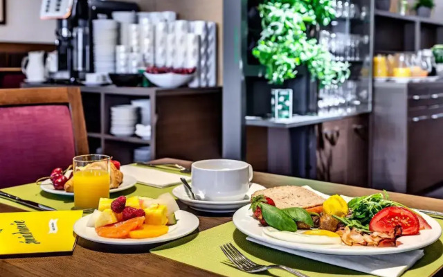 Holiday Inn Resort Warszawa Józefów**** by IHG