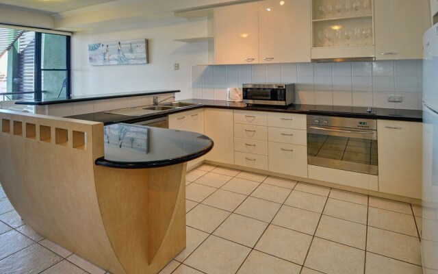 Kirribilli 13 - 2 BDRM Riverview Apartment