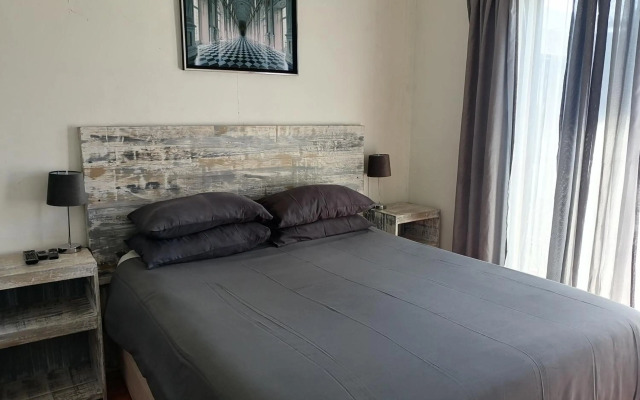 Gugu's Private and Cosy Guest Studio 4