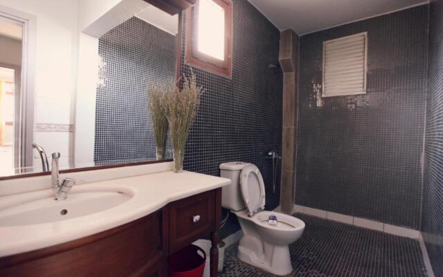 all building/5floors/ garden in balat