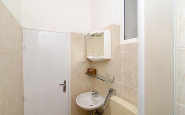Pavo - Comfortable With Parking Space - A3
