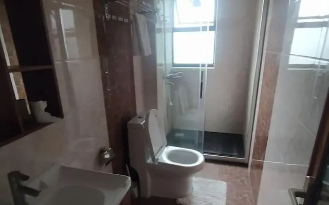 Lux Suites Marcus Garden Apartments