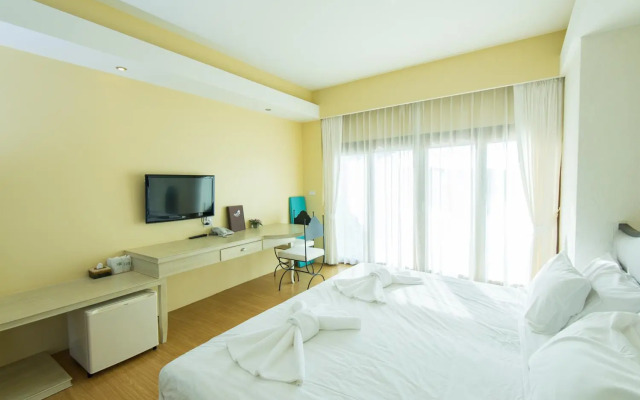 Baan Talay See Cream Resort
