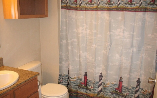 Colony Club U7 condo