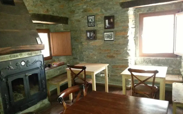 Hostal de Montaña La Aldeya