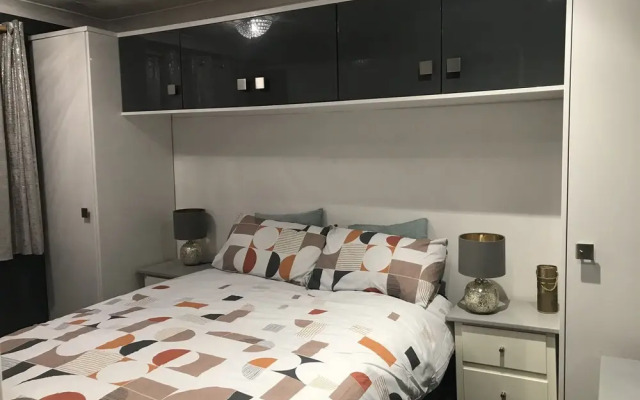 Stunning 3-bed House in Cardiff