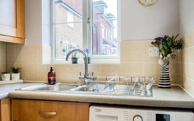 Cosy House │ RICOH │ M6 │ Sleeps 6 │ EMPOWER HOMES