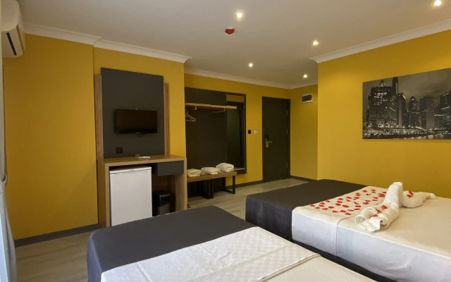 Roy Otel Akçay