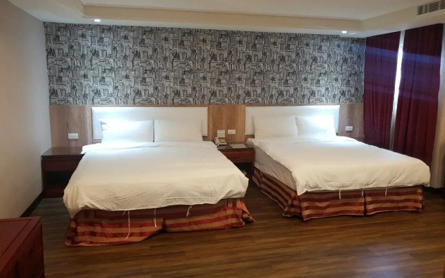 New Plaza Hotel
