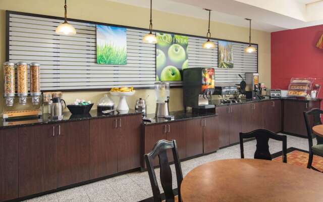 La Quinta Inn & Suites by Wyndham Atlanta-Union City