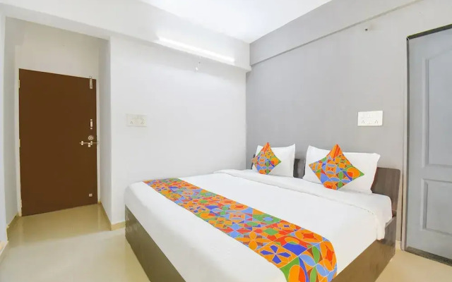 Fabhotel Happy Stay In