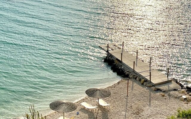 Thalassa Hotel