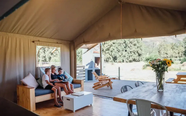 AfriCamps at Doolhof- Glamping