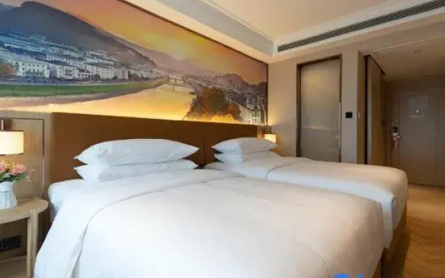 Vienna Hotel (Jinan East Railway Station Xiangquan Street Metro Station Branch)