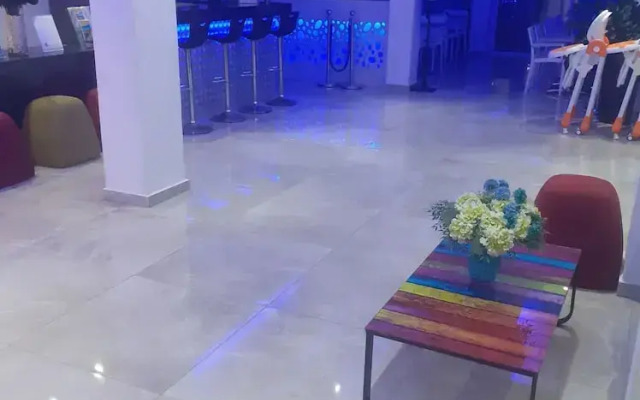 Sunny Blue Hotel