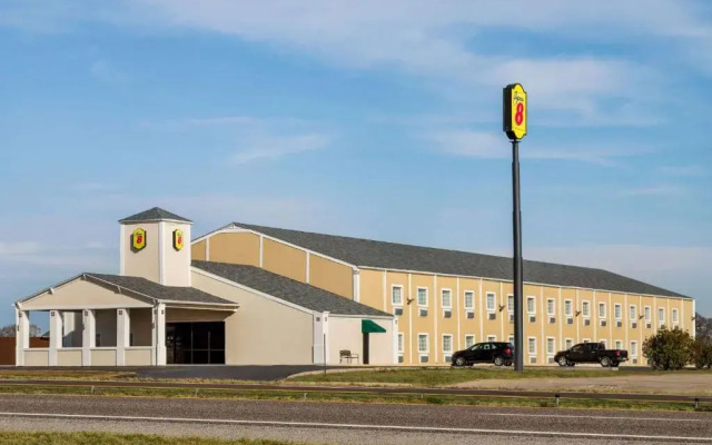 Super 8 Gainesville TX