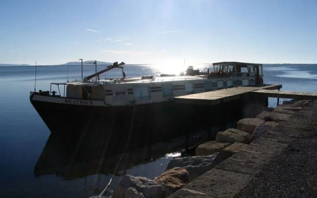 Barge Beatrice cruises on the Canal du Midi