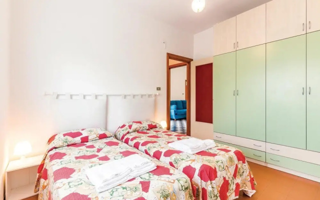 Stunning Apartment in Villa Rosa TE With 2 Bedrooms