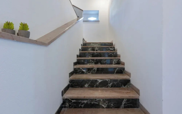Hesa House