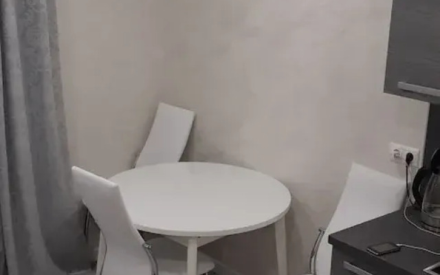 Nizhneimeretinskya apt 23