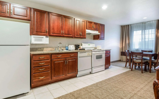 Comfort Suites at Par 4 Resort