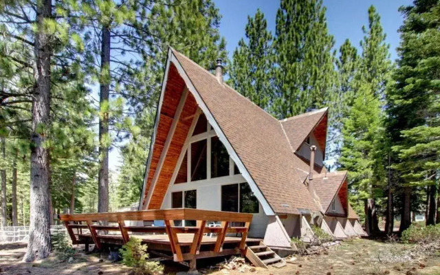 Mewuk Mountain Lodge by RedAwning