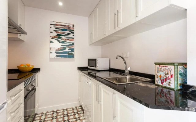 Center-2Br, 2Ba-Attic-Terrace,View, Wi-Fi, A/C