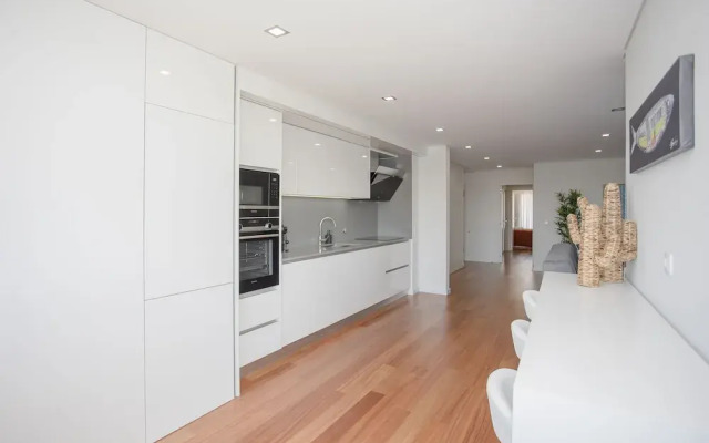 Liiiving - Luxury River View Apartment V