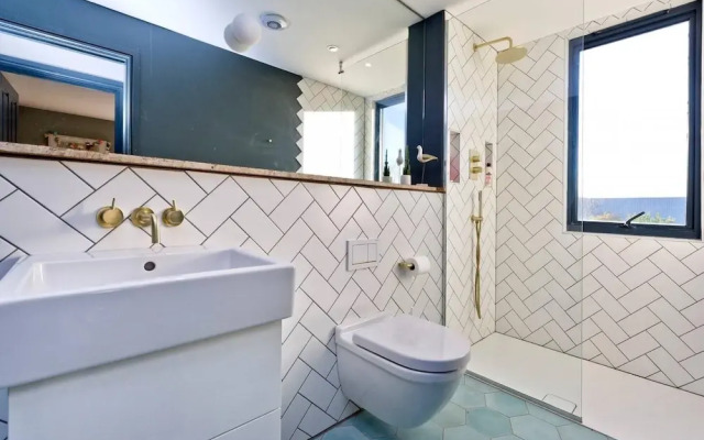 Long Stay Discounts - Modern Bright 5-bed Acton
