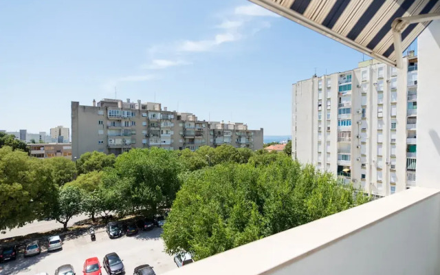 Modern 90 m2 apt With Balcony w the sea View