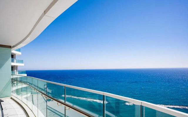Phaedrus Living Del Mar Suite 311