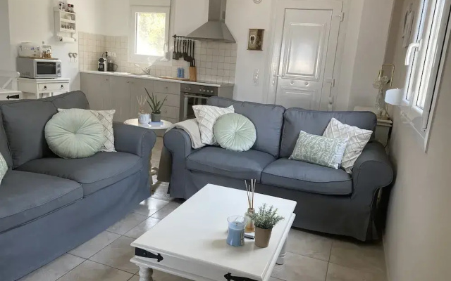 Stylish Villa in Loutra with Private Pool & Garden near Sea Beach