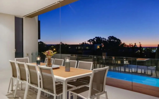 Harrier Place - Four Bedroom Villa, Sleeps 8