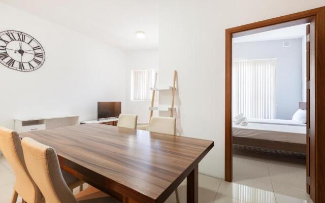 Modern APT next to UNI Skatepark St Julians by 360 Estates
