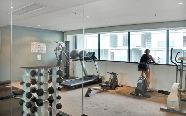 QV Get Away Viaduct Apartment - 945