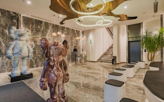 Veee Hotel