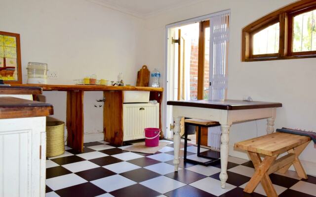 2 Bedroom House in Observatory Cape Town