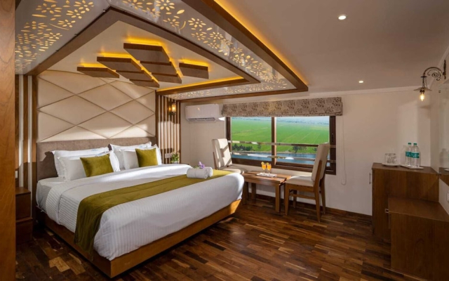 Honeymoon Houseboat