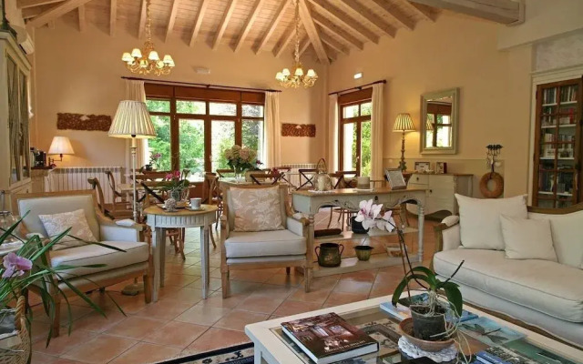 Hotel Rural Arpa de Hierba